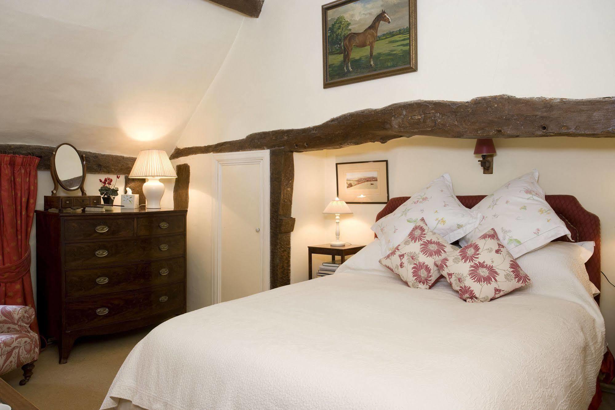 Bed and Breakfast The Old Manor House Halford  Экстерьер фото